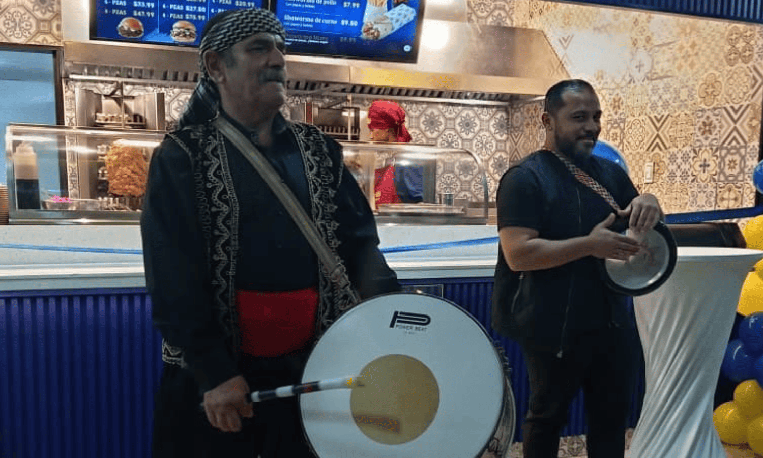 Shawarmari te espera con los mejores shawarmas al grill en el C.C. Las Américas - Imagen 4